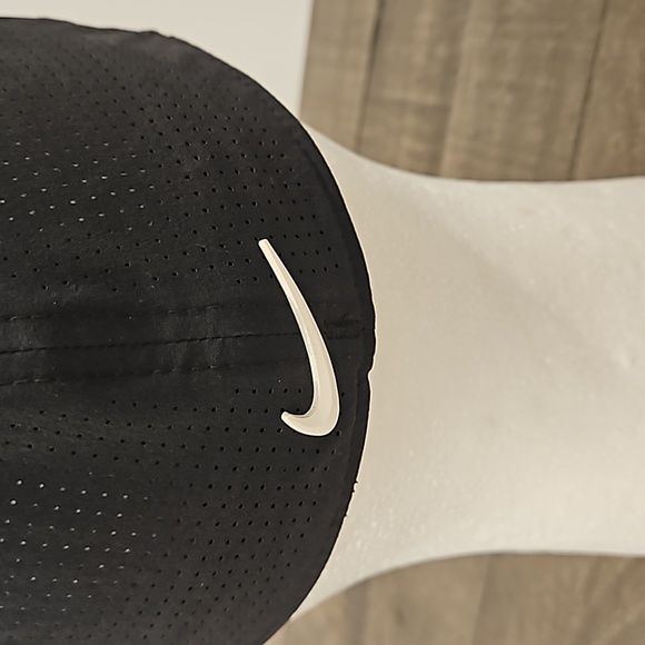 Nike/Tiger Woods Baseball Hat - Picture 5 of 7